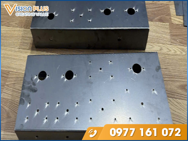 Gia công cơ khí chính xác kim loại tấm